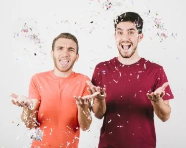 No post de hoje vou te ensinar diversas formas de se dizer "dar uma festa" em inglês. Confira!